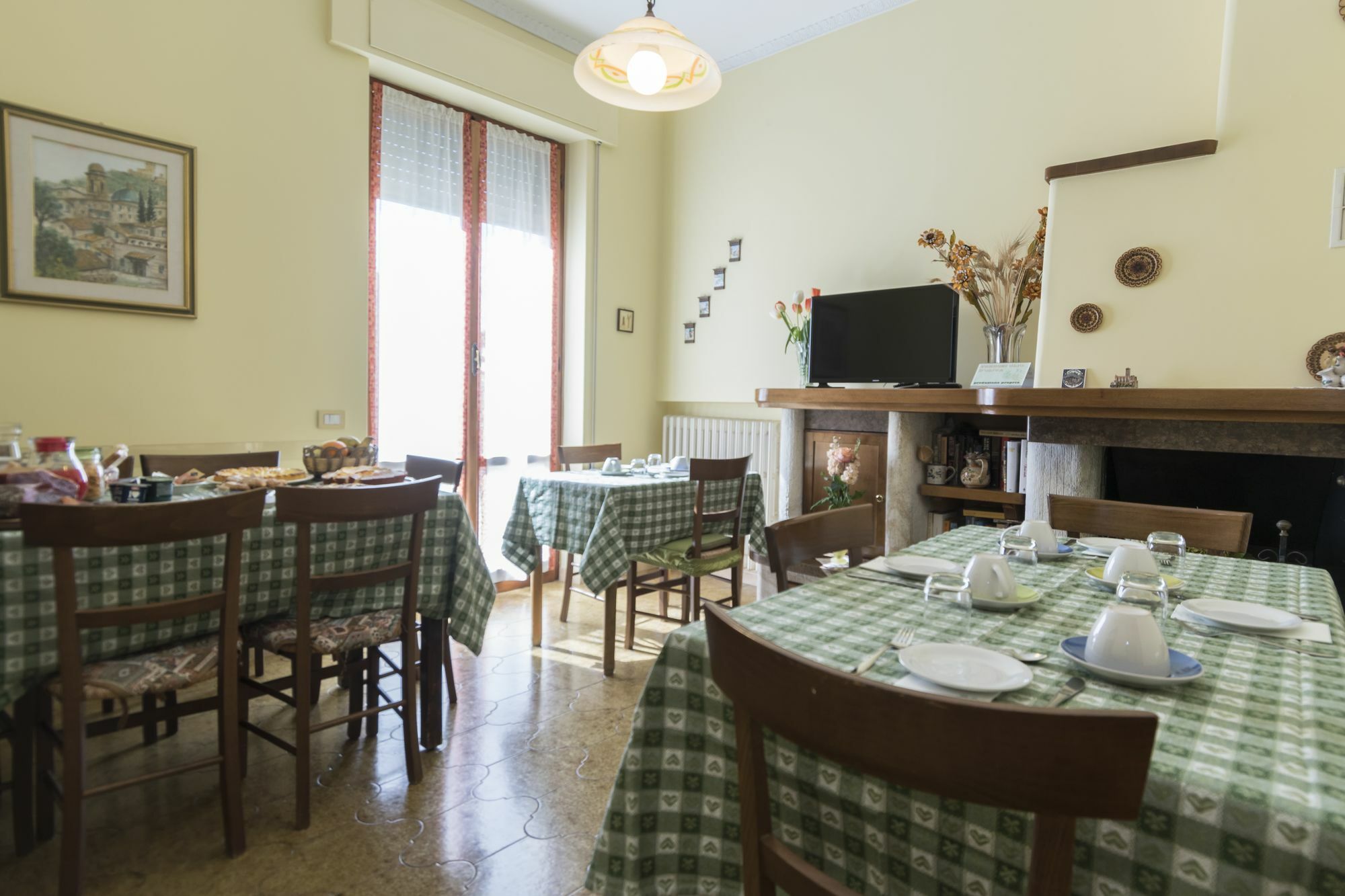 Camere Mariella Асизи Екстериор снимка