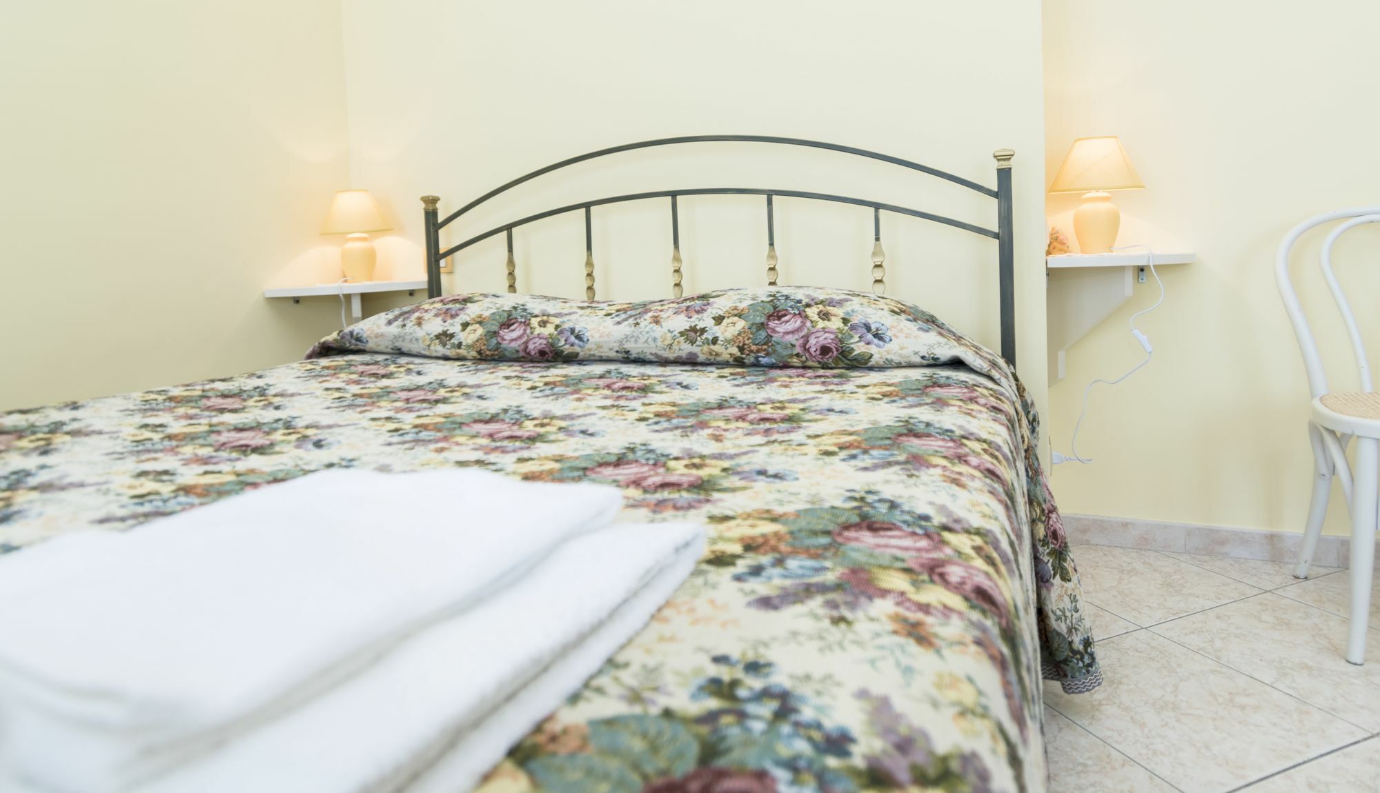 Camere Mariella Асизи Екстериор снимка