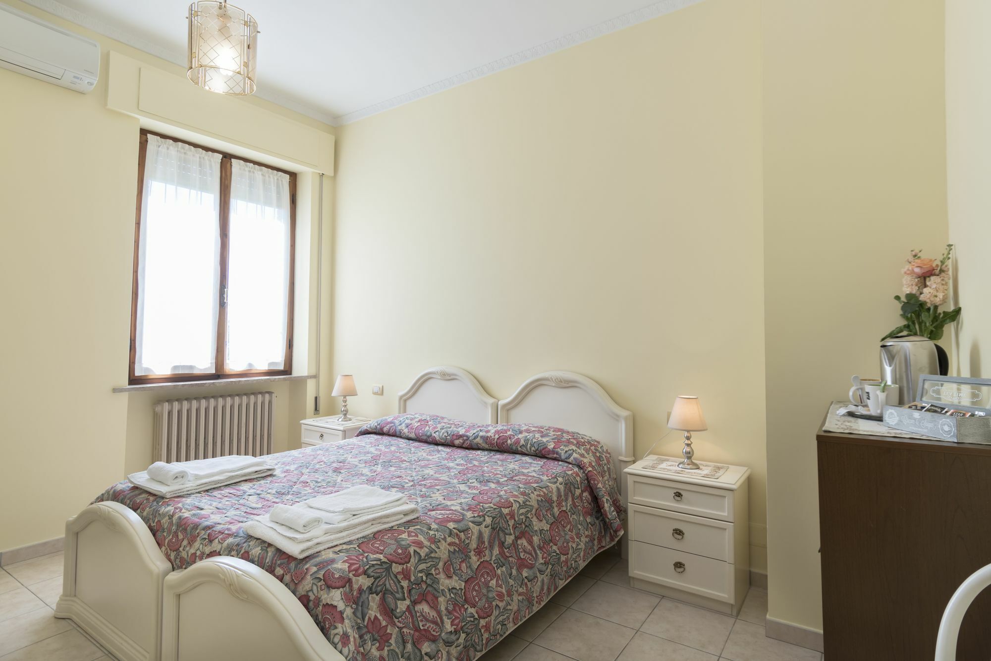 Camere Mariella Асизи Екстериор снимка