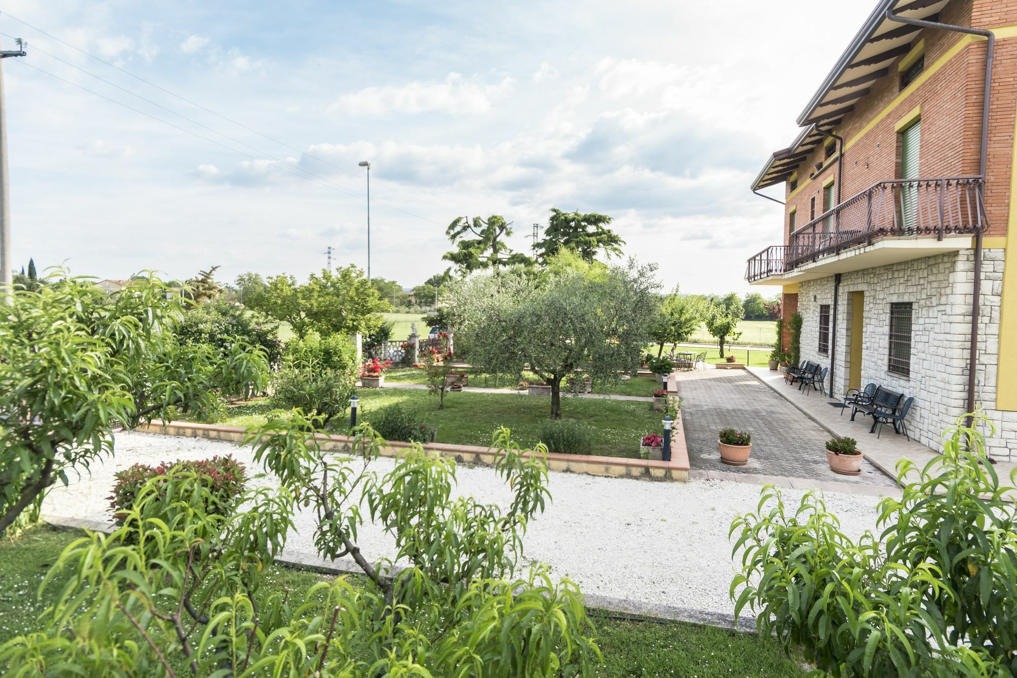 Camere Mariella Асизи Екстериор снимка